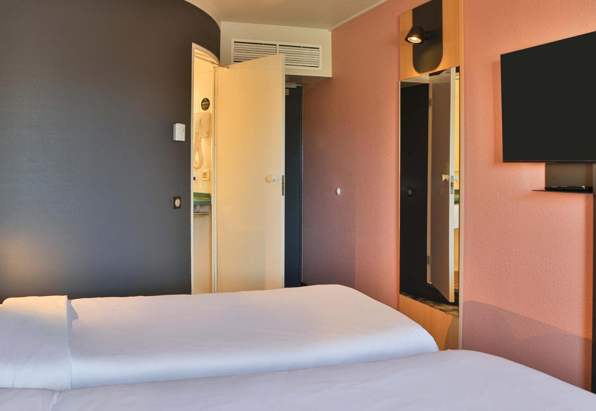 B&B Hotel Les Sables-D'Olonne Centre Gare Exteriör bild