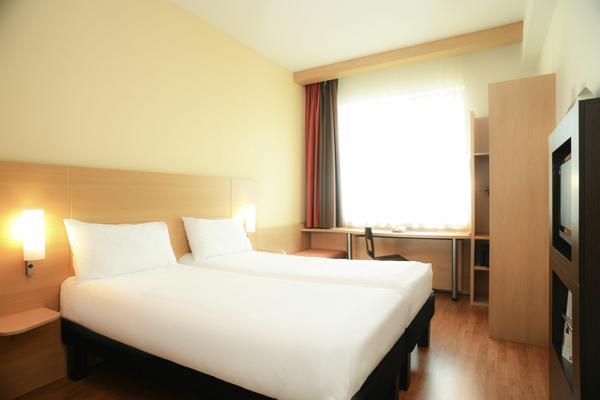 B&B Hotel Les Sables-D'Olonne Centre Gare Exteriör bild