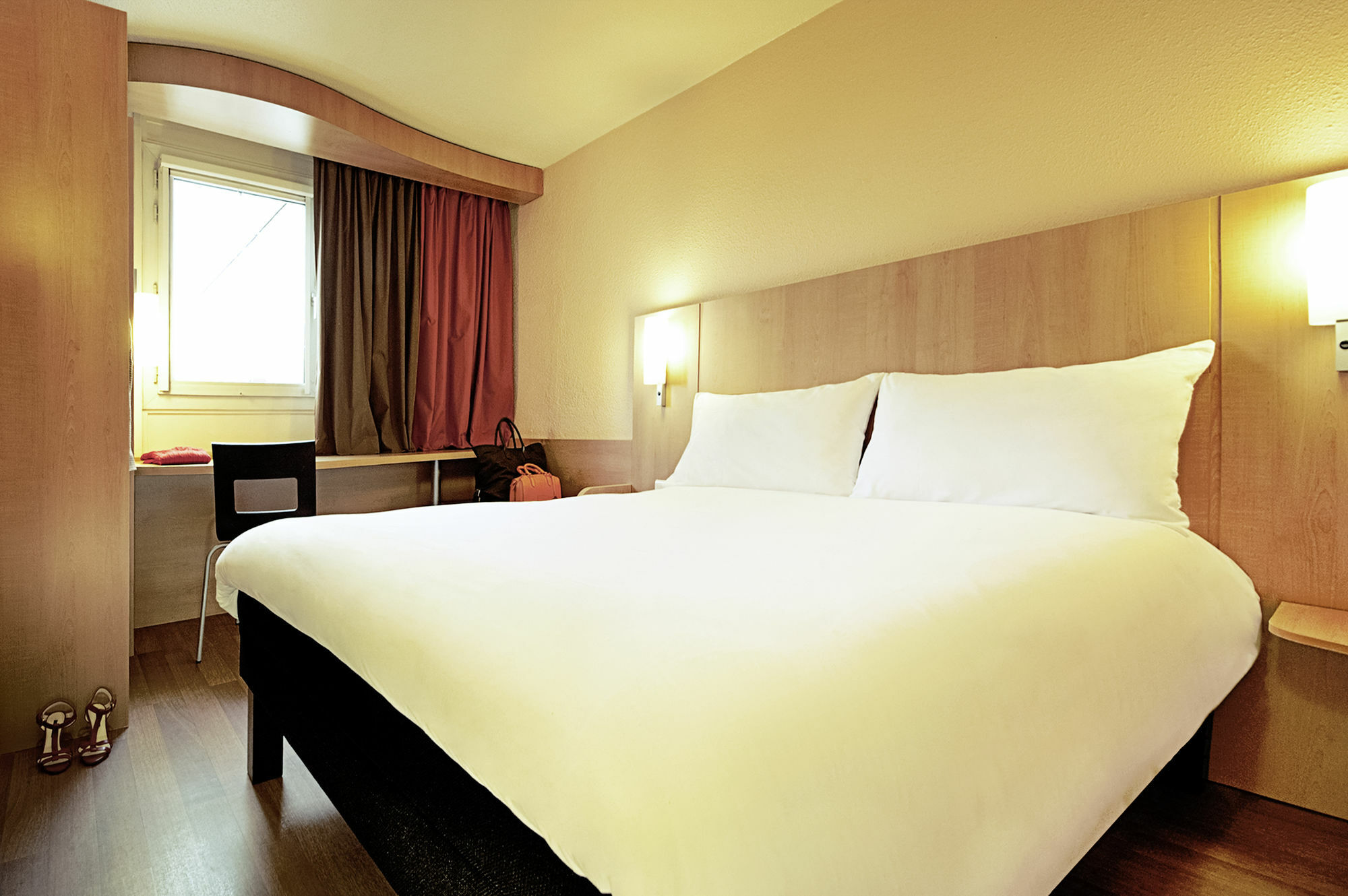 B&B Hotel Les Sables-D'Olonne Centre Gare Exteriör bild